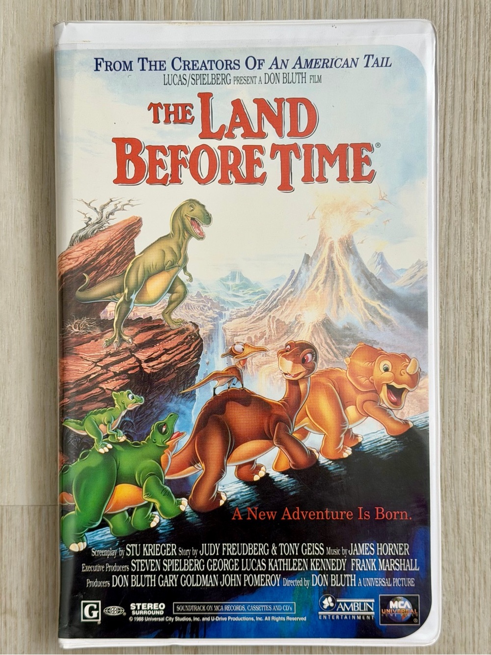 The Land Before Time VHS Tape 1991 Classic Childrens Movie Rated G Dinosaurs
